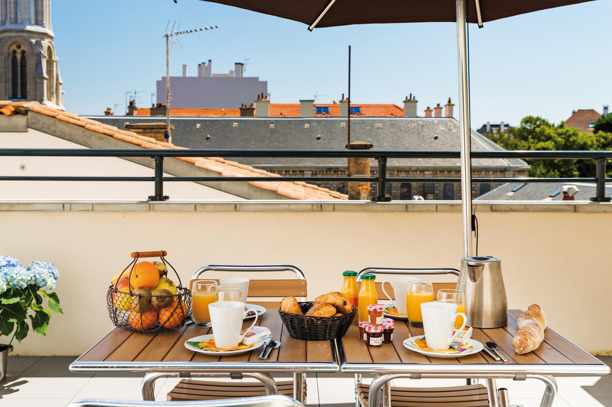 Lagrange Vacances Les Patios Eugenie Биариц Екстериор снимка