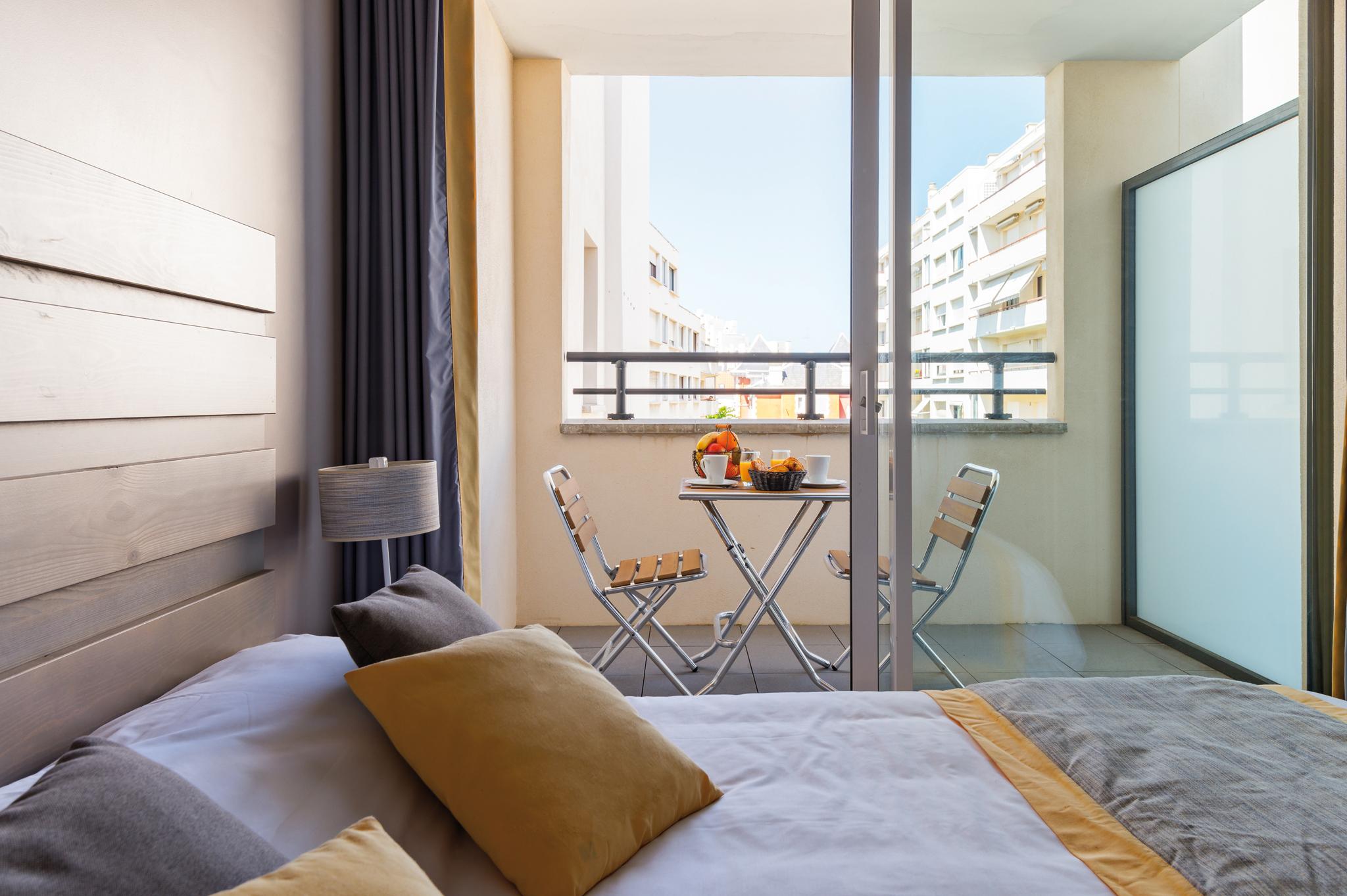 Lagrange Vacances Les Patios Eugenie Биариц Екстериор снимка